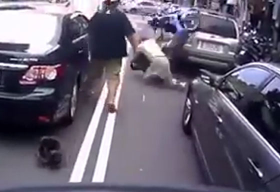بالفيديو.. خير تعمل شر تلفى صورة رقم 3