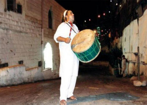 أبرز 5 عادات واحتفالات غريبة بالعيد حول العالم صورة رقم 2