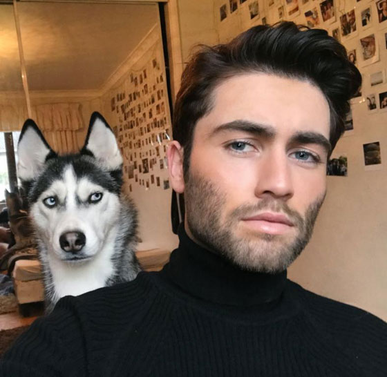 حيوانات تقلد أصحابها بحركات طريفة أثناء التقاط الصور صورة رقم 3