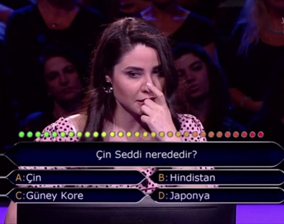 أين يقع سور الصين؟!. متسابقة تركية تتصل بصديق.. فيديو  صورة رقم 4