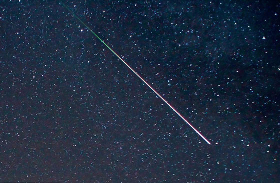 بالفيديو والصور.. لقطات مدهشة لزخة الشهب السماوية صورة رقم 13