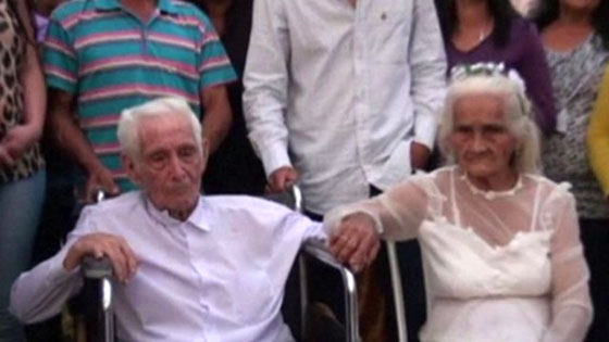 بالفيديو والصور.. تعرفوا الى أغرب أزواج وزوجات أثبتوا أن الحب أعمى صورة رقم 5