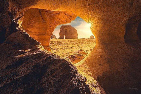 أغرب الصخور الهائلة: صخرة الفيل العملاقة في السعودية تشكلت من الصخور الرملية صورة رقم 11