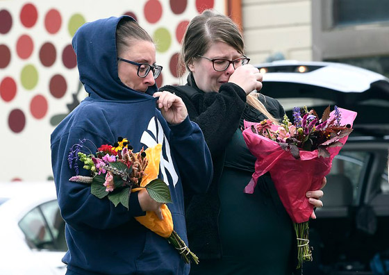 أسوأ حادث بأمريكا.. مقتل 20 شخصا من عائلة واحدة في حادث تحطم سيارة ليموزين! صورة رقم 13 أسوأ حادث بأمريكا.. مقتل 20 شخصا من عائلة واحدة في حادث تحطم سيارة ليموزين! صورة رقم 13