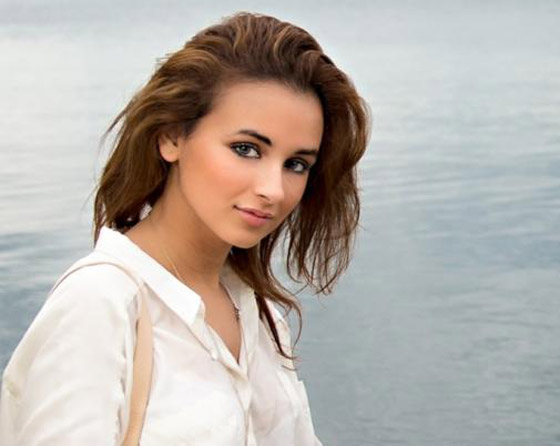  10 دول تجد بها أجمل نساء العالم صاحبات العيون الملونة والشعر الاشقر صورة رقم 8