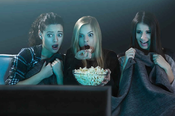 احذر أفلام الرعب قد تقتلك! تسبب الصدمة، السكتة القلبية، الاغماء والاجهاض! صورة رقم 2