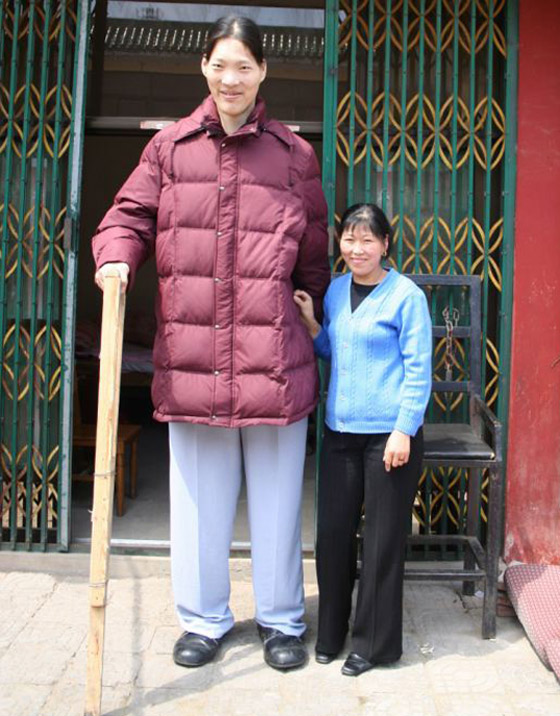 تعرفوا على أطوال نساء العالم.. أقصرهن طولها متران و17 سنتيمترا! صورة رقم 2