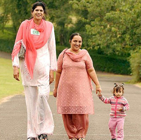 تعرفوا على أطوال نساء العالم.. أقصرهن طولها متران و17 سنتيمترا! صورة رقم 4