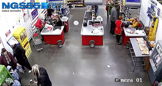 أسرع حادثة ولادة.. سيدة روسية تنجب طفلها في السوبر ماركت! فيديو صورة رقم 1 أسرع حادثة ولادة.. سيدة روسية تنجب طفلها في السوبر ماركت! فيديو صورة رقم 1