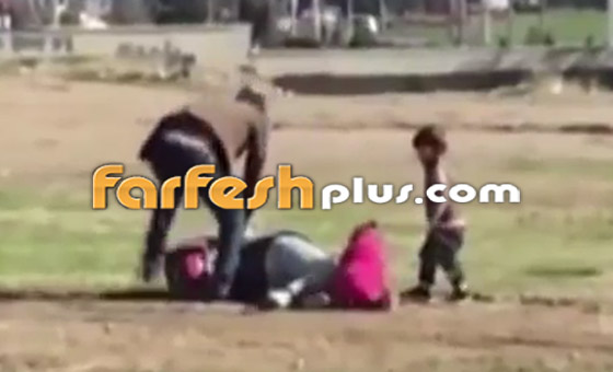 فيديو صادم لرجل يعتدي على زوجته بالضرب المبرح أمام أطفالهما بالشارع! صورة رقم 5 فيديو صادم لرجل يعتدي على زوجته بالضرب المبرح أمام أطفالهما بالشارع! صورة رقم 5