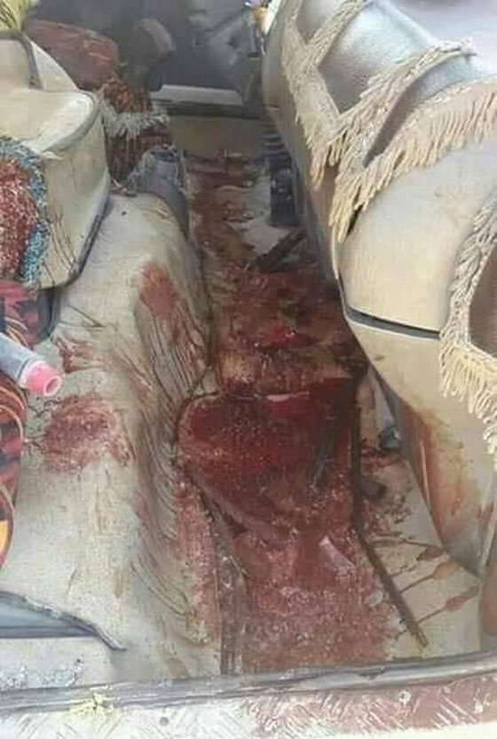 الصلاة على جثامين شهداء المنيا وطفل ناجي يروي ما فعله الارهابيون: فيديو صورة رقم 2 الصلاة على جثامين شهداء المنيا وطفل ناجي يروي ما فعله الارهابيون: فيديو صورة رقم 2