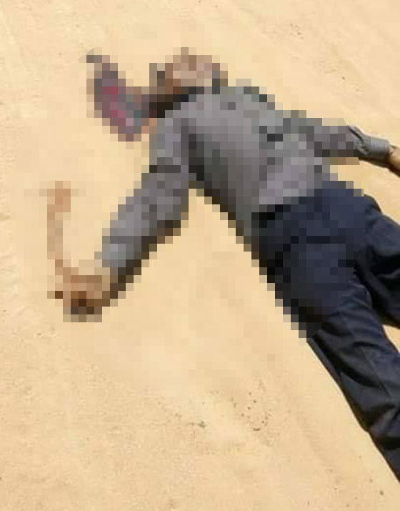 الصلاة على جثامين شهداء المنيا وطفل ناجي يروي ما فعله الارهابيون: فيديو صورة رقم 9 الصلاة على جثامين شهداء المنيا وطفل ناجي يروي ما فعله الارهابيون: فيديو صورة رقم 9
