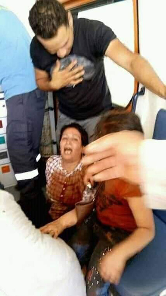 الصلاة على جثامين شهداء المنيا وطفل ناجي يروي ما فعله الارهابيون: فيديو صورة رقم 10 الصلاة على جثامين شهداء المنيا وطفل ناجي يروي ما فعله الارهابيون: فيديو صورة رقم 10