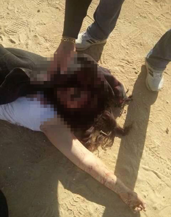 الصلاة على جثامين شهداء المنيا وطفل ناجي يروي ما فعله الارهابيون: فيديو صورة رقم 15 الصلاة على جثامين شهداء المنيا وطفل ناجي يروي ما فعله الارهابيون: فيديو صورة رقم 15