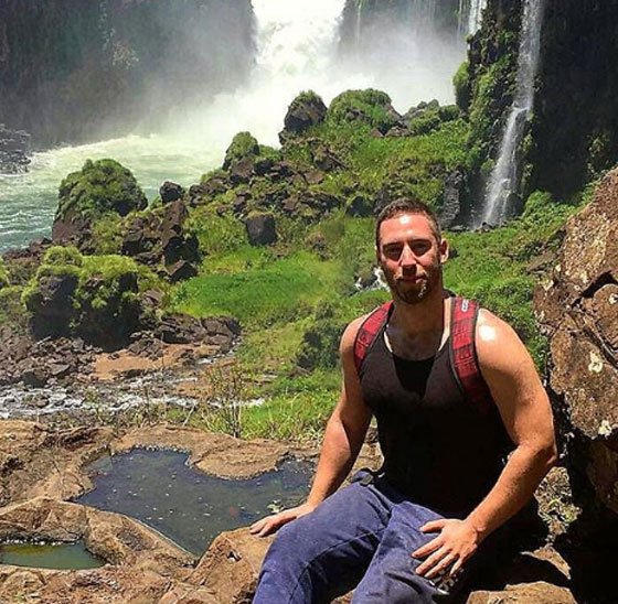 شاب مشلول يقاضي مطارا دوليا بعد تعرضه للإهانة.. فيديو وصور صورة رقم 13 شاب مشلول يقاضي مطارا دوليا بعد تعرضه للإهانة.. فيديو وصور صورة رقم 13