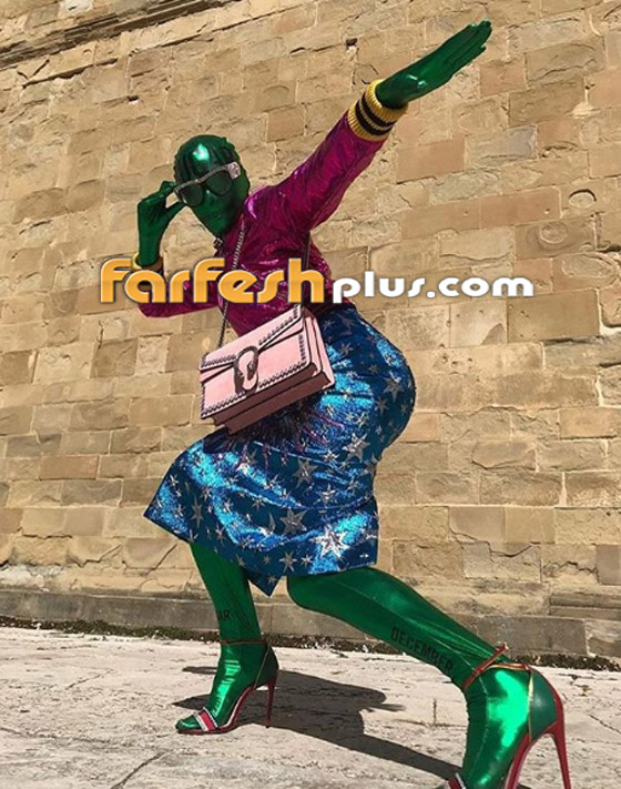 الثنائي الغامض: يرتديان بدلات كاملة تغطي الرأس والوجه والجسم! صورة رقم 15