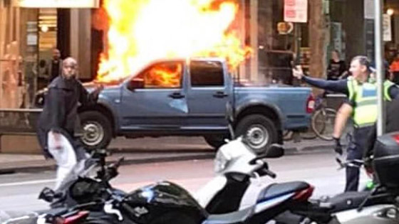 فيديو وصور: عملية طعن في ملبورن الأسترالية وسقوط قتيل وجرحى! صورة رقم 4 فيديو وصور: عملية طعن في ملبورن الأسترالية وسقوط قتيل وجرحى! صورة رقم 4