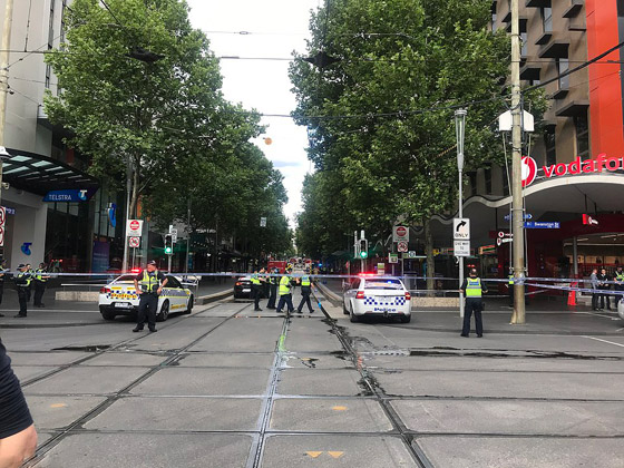فيديو وصور: عملية طعن في ملبورن الأسترالية وسقوط قتيل وجرحى! صورة رقم 14 فيديو وصور: عملية طعن في ملبورن الأسترالية وسقوط قتيل وجرحى! صورة رقم 14
