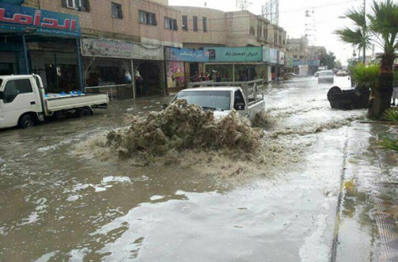 الكارثة تتجدد: ارتفاع عدد الضحايا وإجلاء الآلاف جراء السيول والأمطار في الأردن صورة رقم 4 الكارثة تتجدد: ارتفاع عدد الضحايا وإجلاء الآلاف جراء السيول والأمطار في الأردن صورة رقم 4