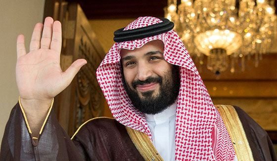 فيديو: كيف رد ولي العهد محمد بن سلمان على مسن سعودي دعاه لشرب القهوة؟ صورة رقم 6 فيديو: كيف رد ولي العهد محمد بن سلمان على مسن سعودي دعاه لشرب القهوة؟ صورة رقم 6