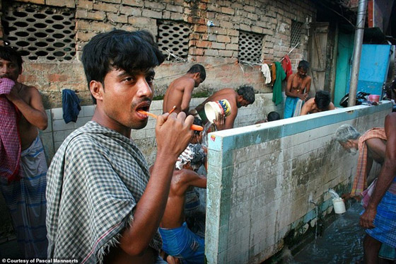 بالصور.. شاهدوا كيف حال العالم في الثامنة صباحًا صورة رقم 6