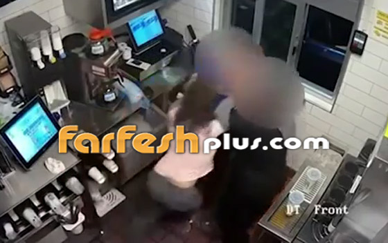 بالفيديو: أمريكية تعتدي على موظفة ماكدونالدز بسبب الكاتشب! صورة رقم 2 بالفيديو: أمريكية تعتدي على موظفة ماكدونالدز بسبب الكاتشب! صورة رقم 2