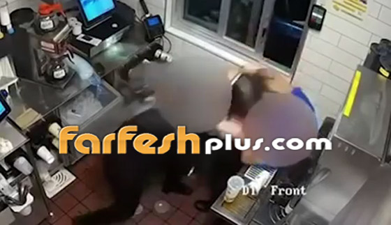 بالفيديو: أمريكية تعتدي على موظفة ماكدونالدز بسبب الكاتشب! صورة رقم 3 بالفيديو: أمريكية تعتدي على موظفة ماكدونالدز بسبب الكاتشب! صورة رقم 3