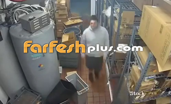 بالفيديو: أمريكية تعتدي على موظفة ماكدونالدز بسبب الكاتشب! صورة رقم 6 بالفيديو: أمريكية تعتدي على موظفة ماكدونالدز بسبب الكاتشب! صورة رقم 6