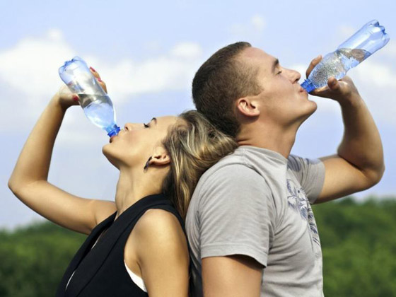 احذر.. الافراط في شرب الماء قد يؤذيك صورة رقم 2