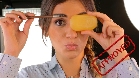 5 وصفات غريبة ومدهشة لإطلالة مشرقة صورة رقم 5