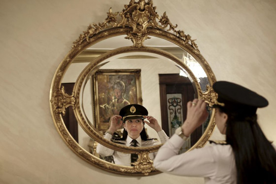 صور نساء مذهلات يعملن (كابتن طيار) منهن قائدة طائرة مصرية صورة رقم 7