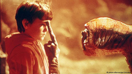 أحداث تاريخية وأيقونات بارزة في ثمانينات القرن الماضي صورة رقم 9