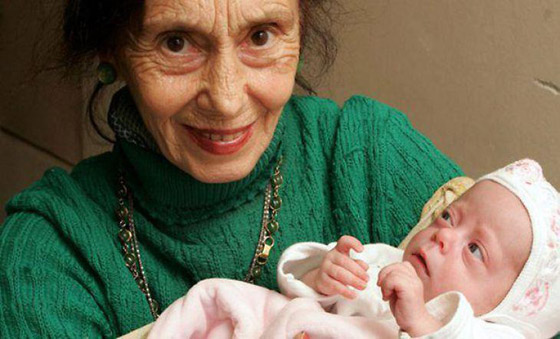 أمهات أنجبن أطفالهن فوق الـ60 عاما: أكبرهن هندية أنجبت في سن 72 صورة رقم 5