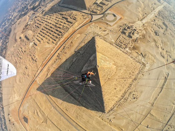 فيديو يخطف الأنفاس: مغامر إسباني يصور أهرامات الجيزة المصرية من علو صورة رقم 4