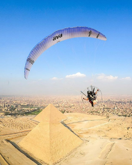 فيديو يخطف الأنفاس: مغامر إسباني يصور أهرامات الجيزة المصرية من علو صورة رقم 13