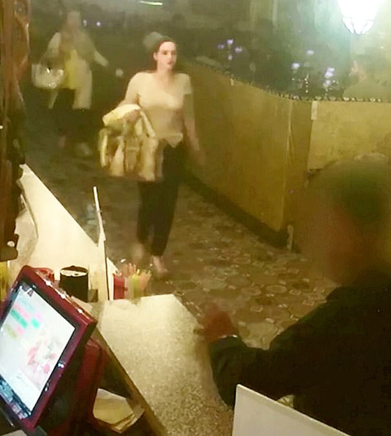 سجن أفغاني لمدة 32 سنة بعد قتله زوجته السورية وأمها طعنا في إنجلترا! صورة رقم 9 سجن أفغاني لمدة 32 سنة بعد قتله زوجته السورية وأمها طعنا في إنجلترا! صورة رقم 9