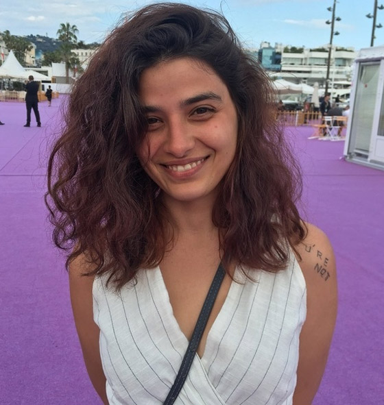 (مين الفلتان).. اللبنانية منال عيسى تصرخ (لقد اغتصبت) في شوارع بيروت صورة رقم 8 (مين الفلتان).. اللبنانية منال عيسى تصرخ (لقد اغتصبت) في شوارع بيروت صورة رقم 8