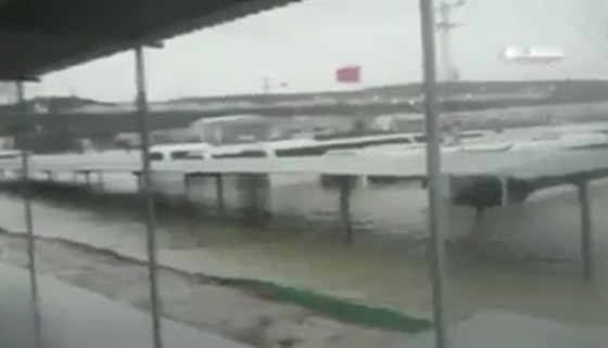 فيديو وصور.. غرق مطار إسطنبول الجديد بسبب فيضانات الأمطار الغزيرة! صورة رقم 8 فيديو وصور.. غرق مطار إسطنبول الجديد بسبب فيضانات الأمطار الغزيرة! صورة رقم 8