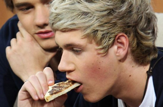 أغرب المزادات العلنية: علكة بريتني، سروال الفيس، كعكة الملكة وظفر غاغا صورة رقم 9