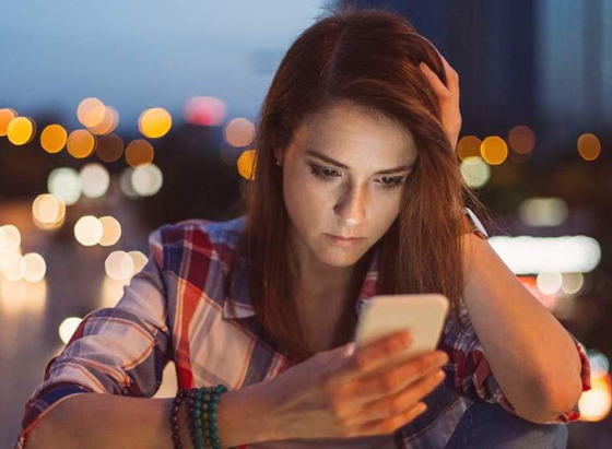 احذروا.. وسائل التواصل الاجتماعي تصيب المراهقات بالاكتئاب صورة رقم 5