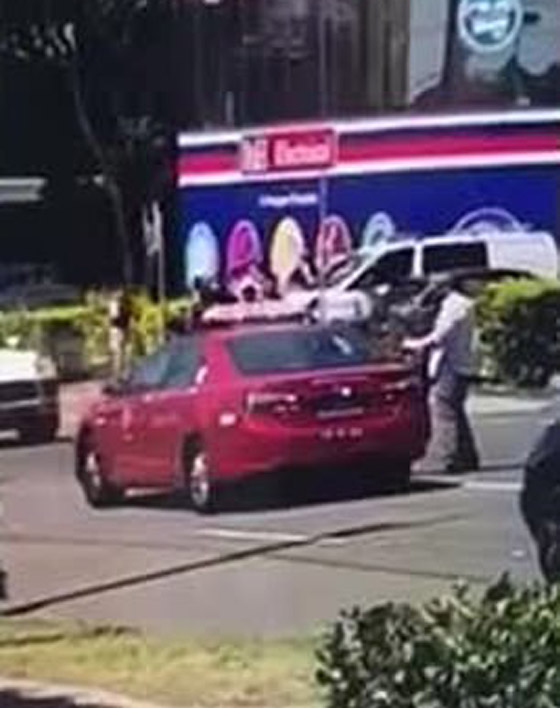 لبناني يقتل نفسه طعنا وآخر حاول إيقافه وينشر الرعب وسط سيدني بسيارته! صورة رقم 11 لبناني يقتل نفسه طعنا وآخر حاول إيقافه وينشر الرعب وسط سيدني بسيارته! صورة رقم 11