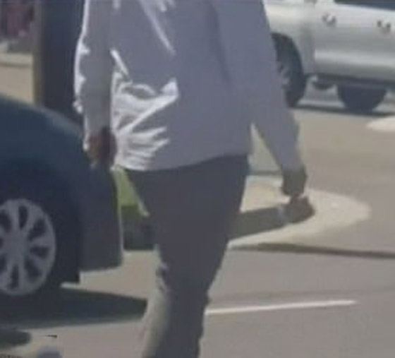 لبناني يقتل نفسه طعنا وآخر حاول إيقافه وينشر الرعب وسط سيدني بسيارته! صورة رقم 7 لبناني يقتل نفسه طعنا وآخر حاول إيقافه وينشر الرعب وسط سيدني بسيارته! صورة رقم 7