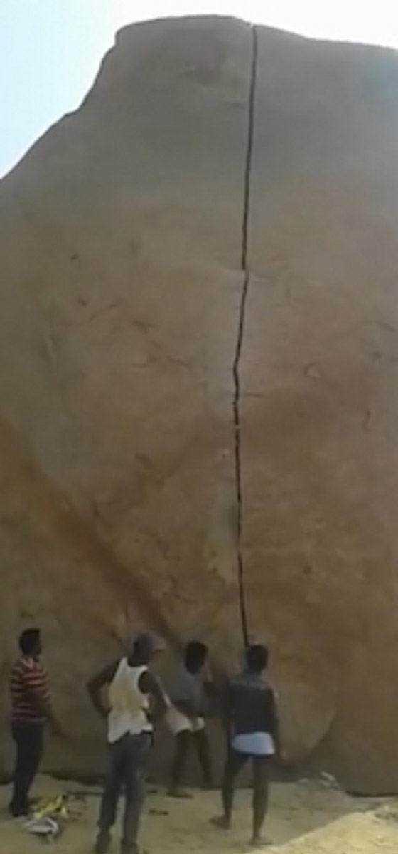 فيديو مدهش.. لن تصدق كيف تمكنوا من تحطيم هذه الصخرة الضخمة! صورة رقم 1