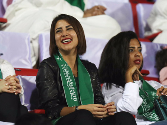 بالصور.. حسناوات كأس آسيا في الإمارات صورة رقم 1