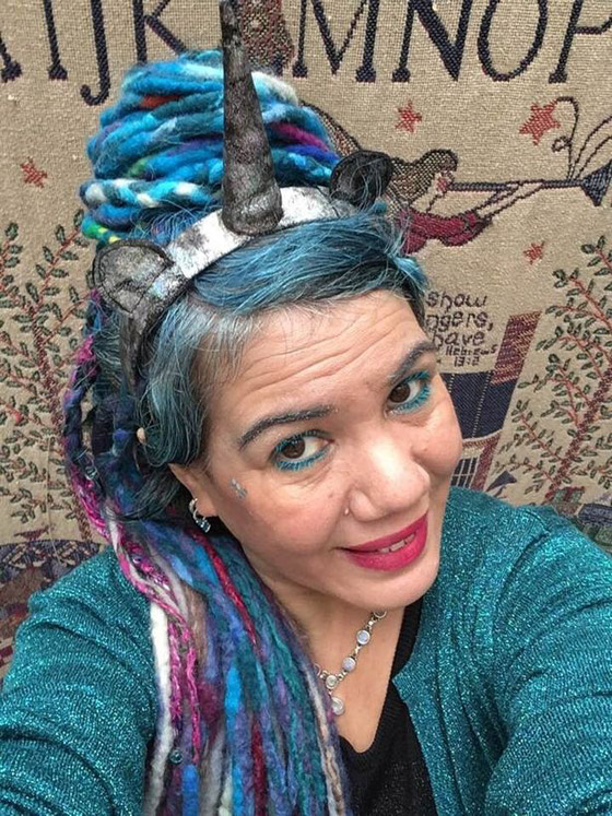 بالفيديو والصور.. امرأة بريطانية تتزوج من بطانيتها وتختارها شريكا لها! صورة رقم 10
