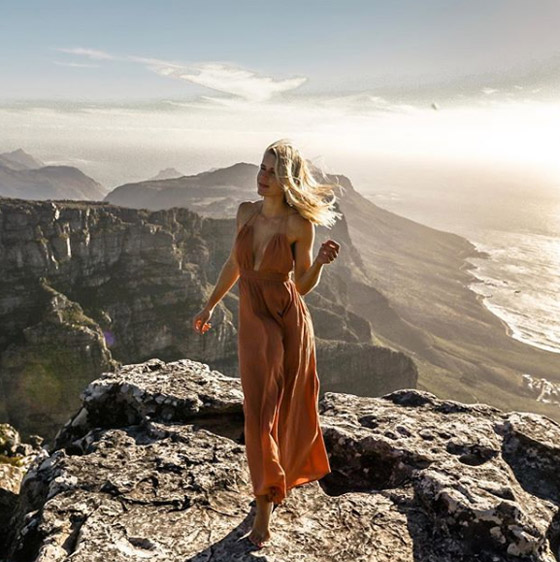الشرطية الأجمل في المانيا تستمر تدفع ثمن شهرتها.. فيديو وصور صورة رقم 11