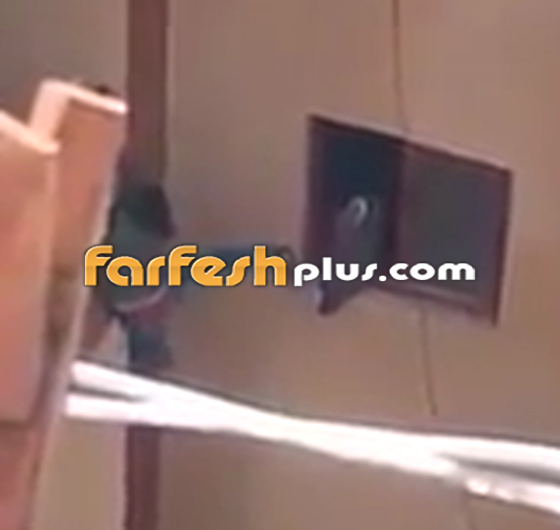 فيديو: القبض على أم مصرية أجبرت طفلها على التسلل لشقتها من نافذة عالية صورة رقم 3 فيديو: القبض على أم مصرية أجبرت طفلها على التسلل لشقتها من نافذة عالية صورة رقم 3