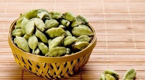  الهيل (الحبهان) يعالج 7 أمراض بينها تجلط الدم، نزلات البرد والسرطان  صورة رقم 1