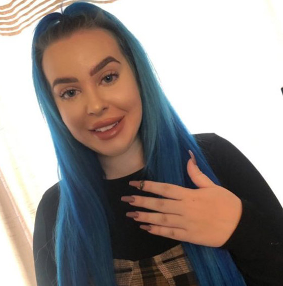 خبيرة تجميل بريطانية عطست فخرج خاتما من أنفها فقدته قبل 12 عاما! صورة رقم 5