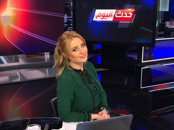 بالفيديو.. مذيعة تنفجر ضاحكة على الهواء.. والسبب؟!! صورة رقم 3
